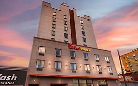 Red Roof Inn Plus Jamaica, Ny - Jfk Airport